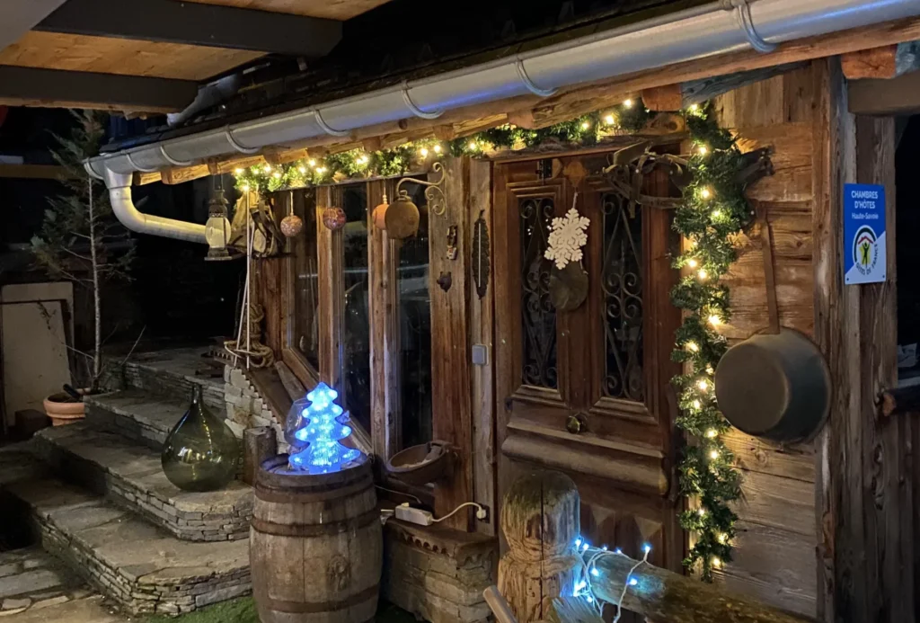 La salle du petit-déjeuner en chambre d'hôte à Annecy